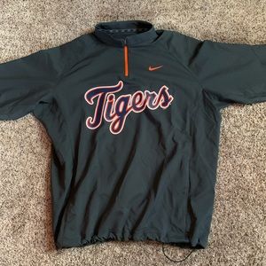 Nike sports windbreaker
